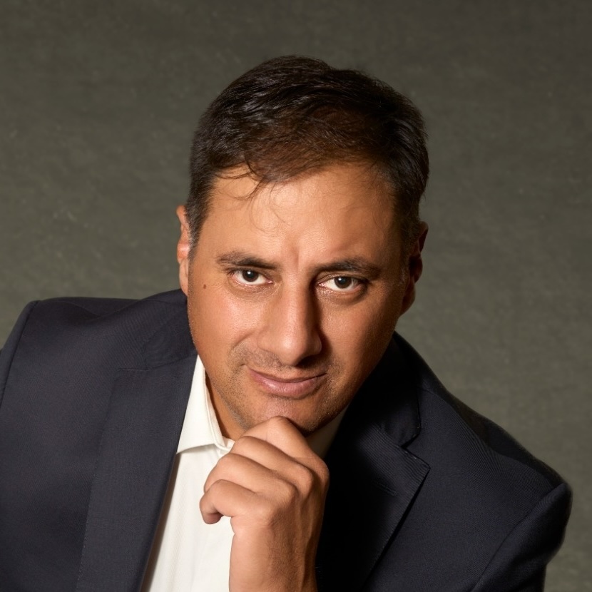 Carlos Serafín portrait